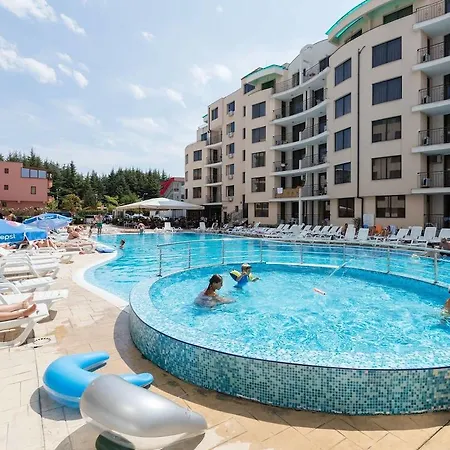 Апартамент Wifi❤studio With Kitchen & Balcony Pool View❤av❤