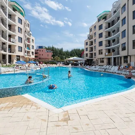公寓 Wifi❤studio With Kitchen & Balcony Pool View❤av❤ 阳光海滩