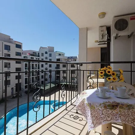 Apartment Wifi❤studio With Kitchen & Balcony Pool View❤av❤ *